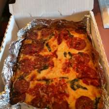 Buddy S Pizza Restaurant Mack Ave Grosse Pointe Mi 436 Usa