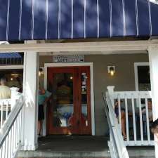 Donut Hole Bakery and Cafe | 635 Harbor Blvd, Destin, FL 32541, USA