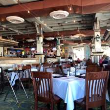 Landry's Seafood House - Restaurant | Boardwalk #1, Kemah, TX 77565, USA