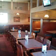 Rick's Restaurant & Sports Bar | 510 Petes Way, Sneads Ferry, NC 28460, USA