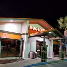 Hooters - Restaurant | 15015 Emerald Coast Pkwy, Destin, FL 32541, USA