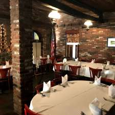 Valley Inn Restaurant | 2221 W Main Rd, Portsmouth, RI 02871, USA