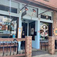 Ellijay’s Little Italian- Food And Ice Cream Bar 