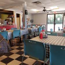 D & M Diner | 1100 E Houston St, Cleveland, TX 77327, USA