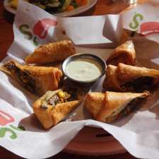 https://cdn.usarestaurants.info/assets/tumbnails/ff0bdb6731f32efa4641b7b25bcc022d_-united-states-texas-dallas-county-garland-662195-chilis-grill-barhtm.jpg