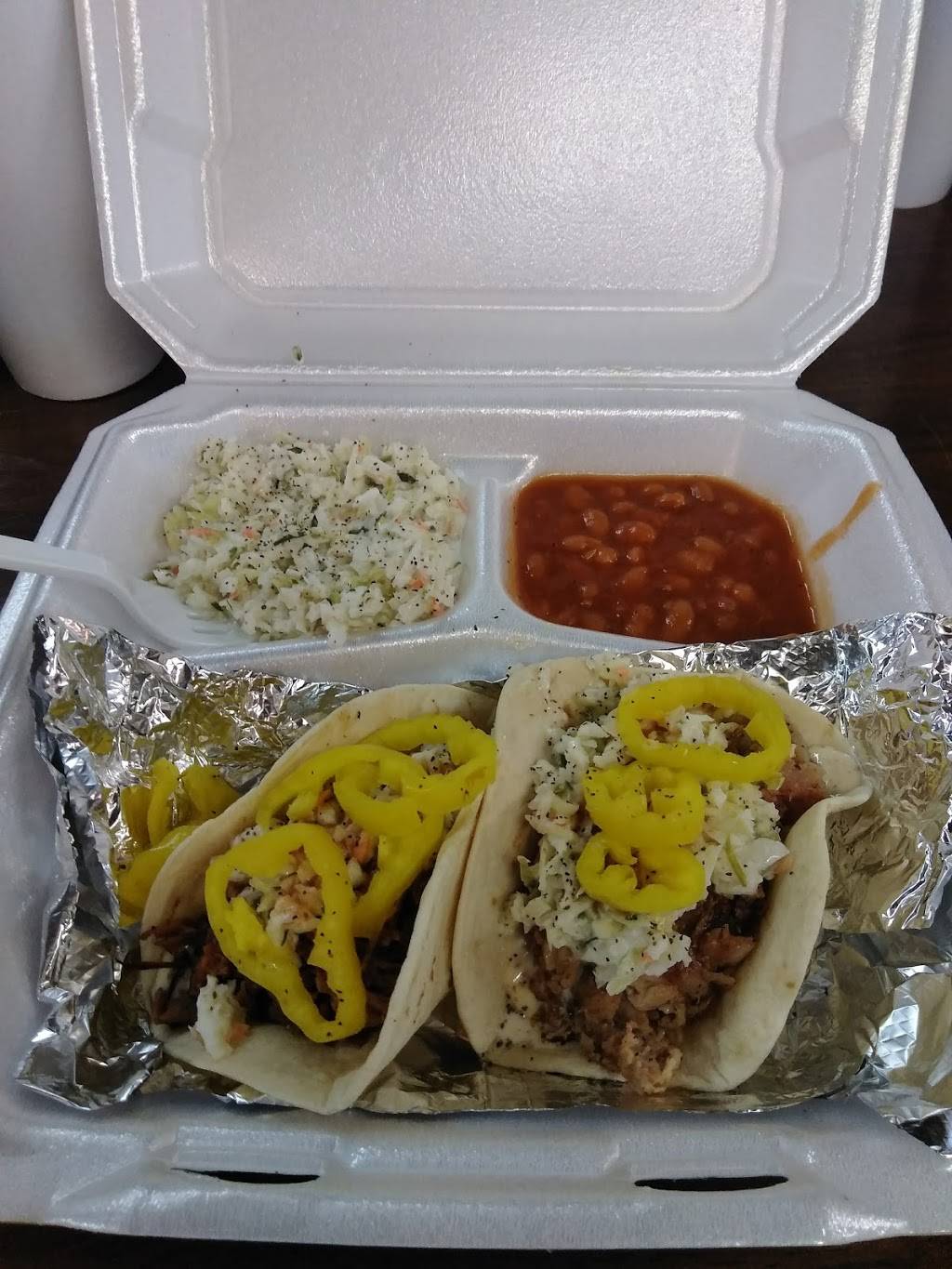 Clays House Of Pig | restaurant | 205 S Veterans Memorial Blvd, Tupelo, MS 38804, USA | 6628407980 OR +1 662-840-7980