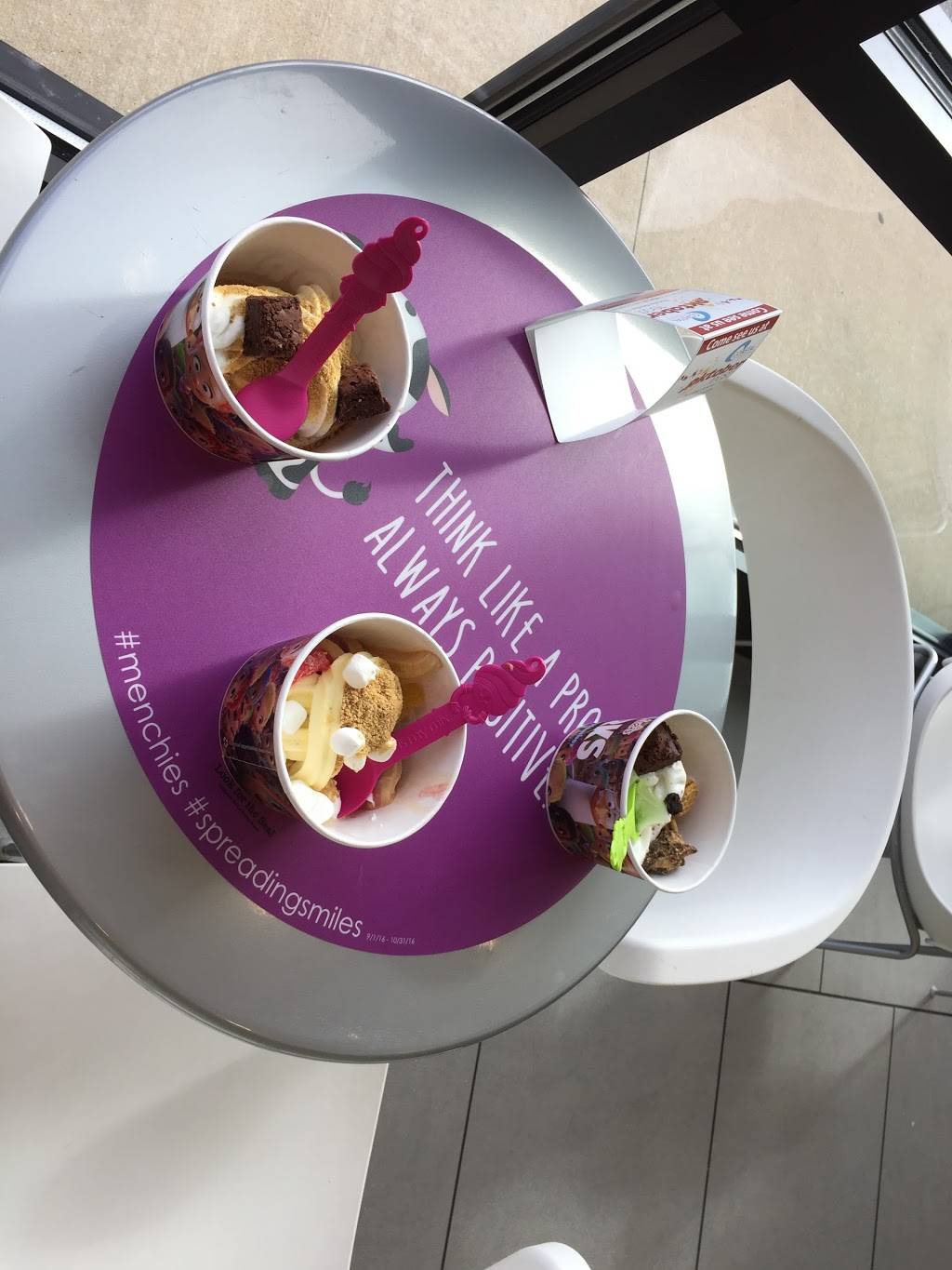 Menchies Frozen Yogurt | bakery | 4017 WI-28, Kohler, WI 53044, USA | 9204598580 OR +1 920-459-8580