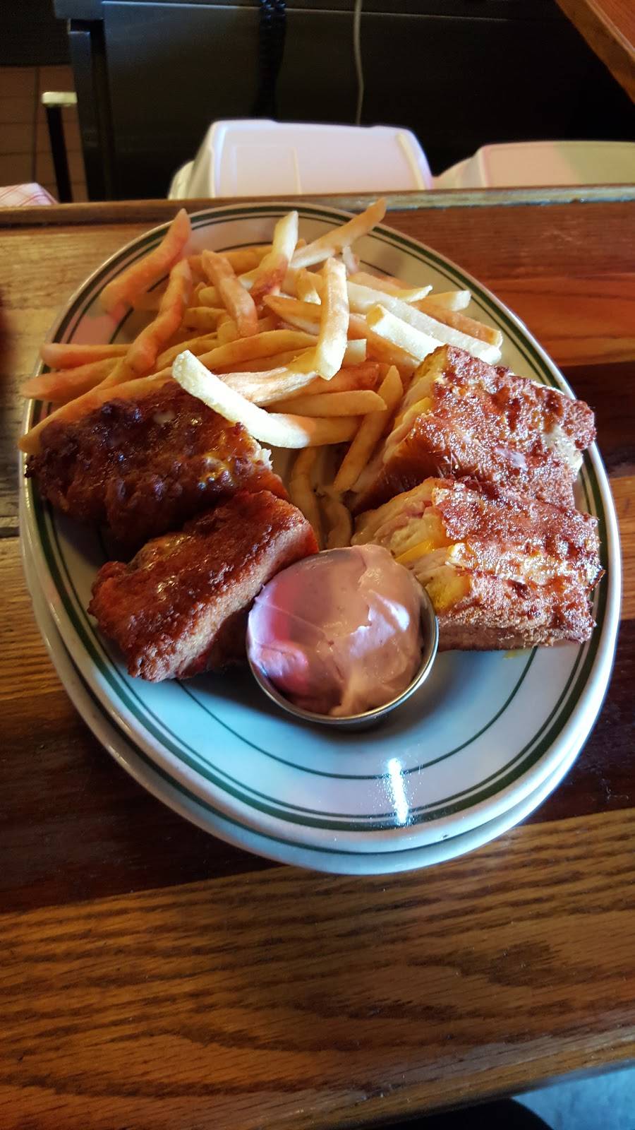 Grandmas Saloon & Grill Miller Hill | restaurant | 2202 Maple Grove Rd, Duluth, MN 55811, USA | 2187229313 OR +1 218-722-9313
