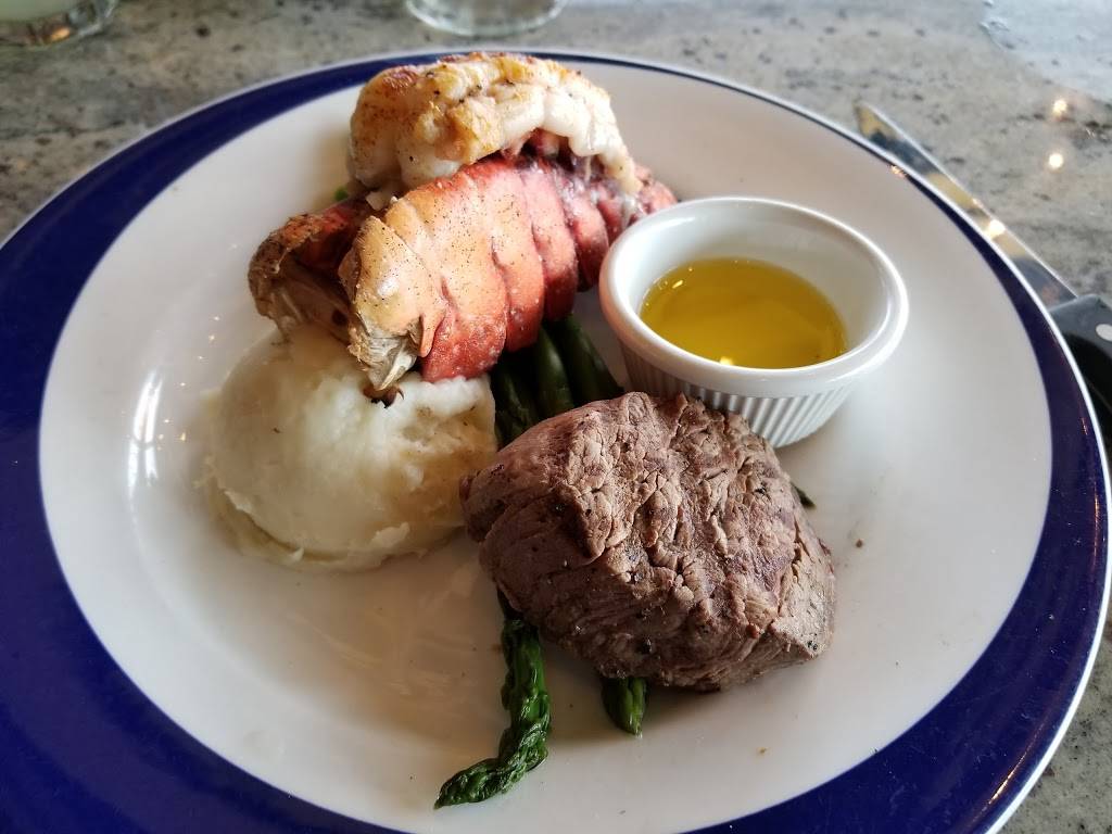Blue Pointe Oyster Bar & Seafood Grill Restaurant 13499 S Cleveland