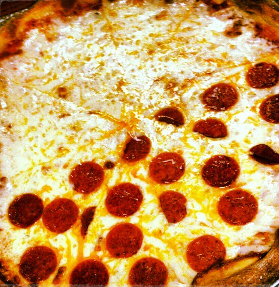 Ginos Pizzeria | restaurant | 4006 13th Ave, Brooklyn, NY 11218, USA | 7188715920 OR +1 718-871-5920