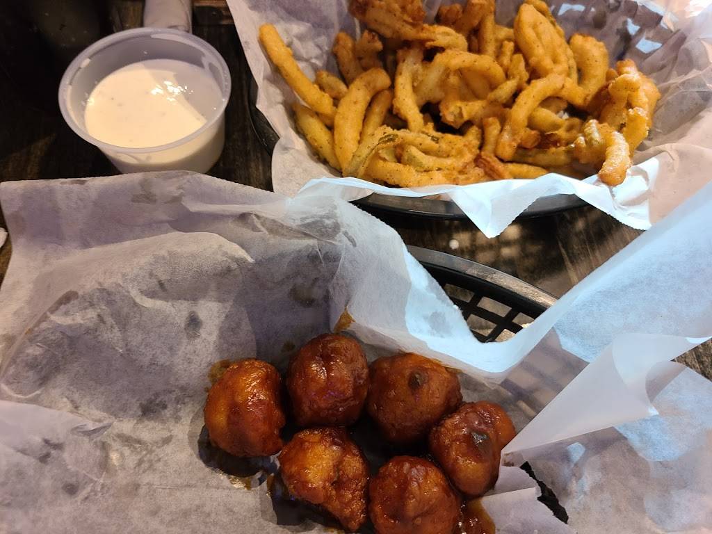 Rivals Bar & Grill | restaurant | 3100 Osborne Dr E #100, Hastings, NE 68901, USA | 4028340526 OR +1 402-834-0526