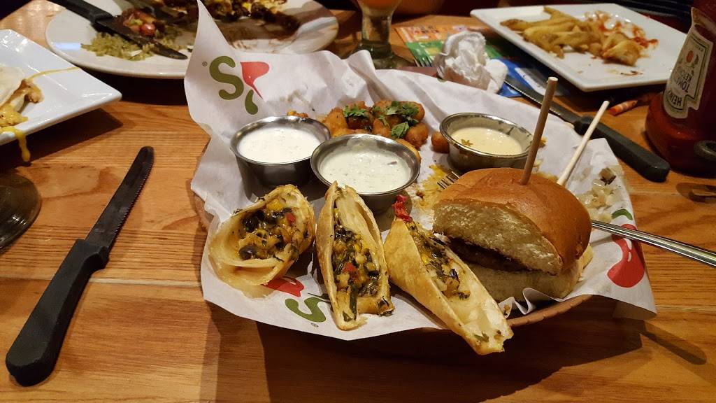 Chilis Grill & Bar | meal takeaway | 305 I-35, Gainesville, TX 76240, USA | 9406686169 OR +1 940-668-6169