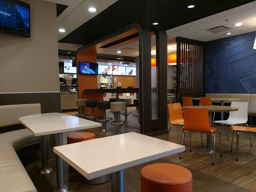 McDonalds | cafe | 616 E Green St, Champaign, IL 61820, USA | 2173844834 OR +1 217-384-4834