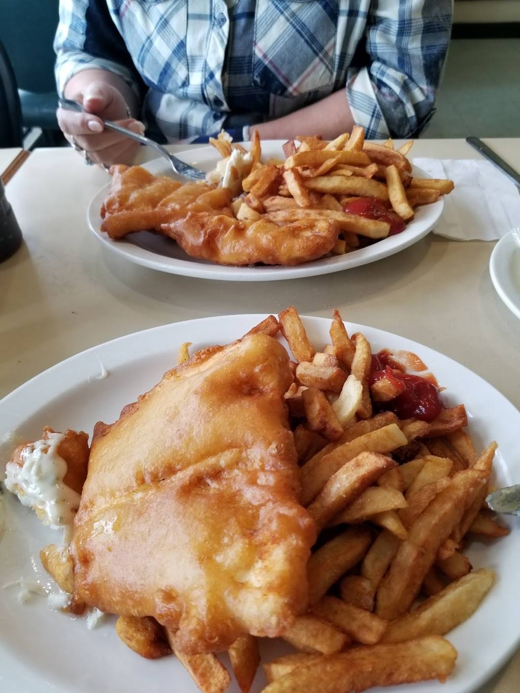 Chubbys Fish N Chips | meal takeaway | 2290 Islington Ave, Etobicoke, ON M9W 3X2, Canada | 4167416200 OR +1 416-741-6200