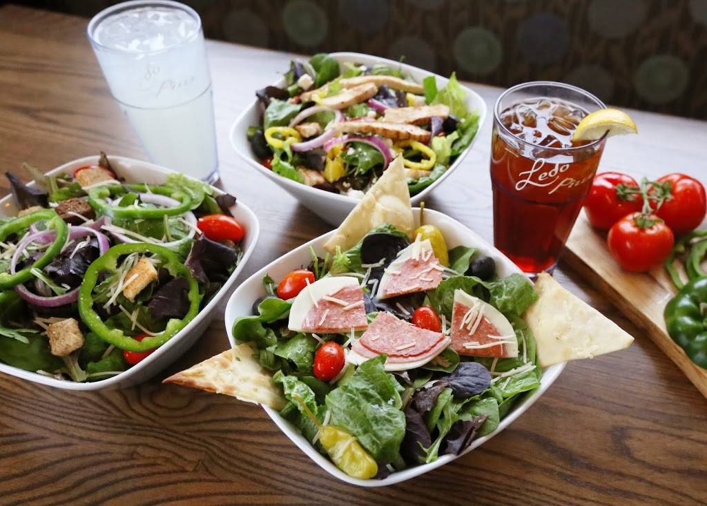 Ledo Pizza | meal takeaway | 4925 Indian Head Hwy, Glassmanor, MD 20745, USA | 3015675656 OR +1 301-567-5656