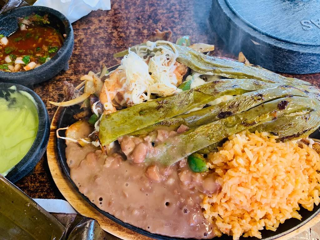 Los Girasoles Restaurante | restaurant | 703 N Gateway Dr, Madera, CA 93637, USA | 5595176673 OR +1 559-517-6673
