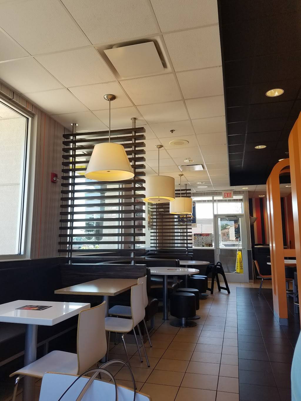 McDonalds | cafe | 4403 Harrison Ave, Rockford, IL 61108, USA | 8153942049 OR +1 815-394-2049