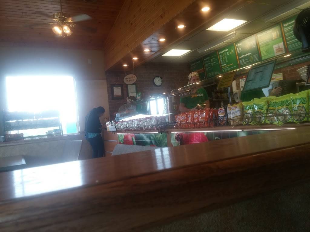 Subway | restaurant | 3 Shaler Dr, Waupun, WI 53963, USA | 9203249799 OR +1 920-324-9799