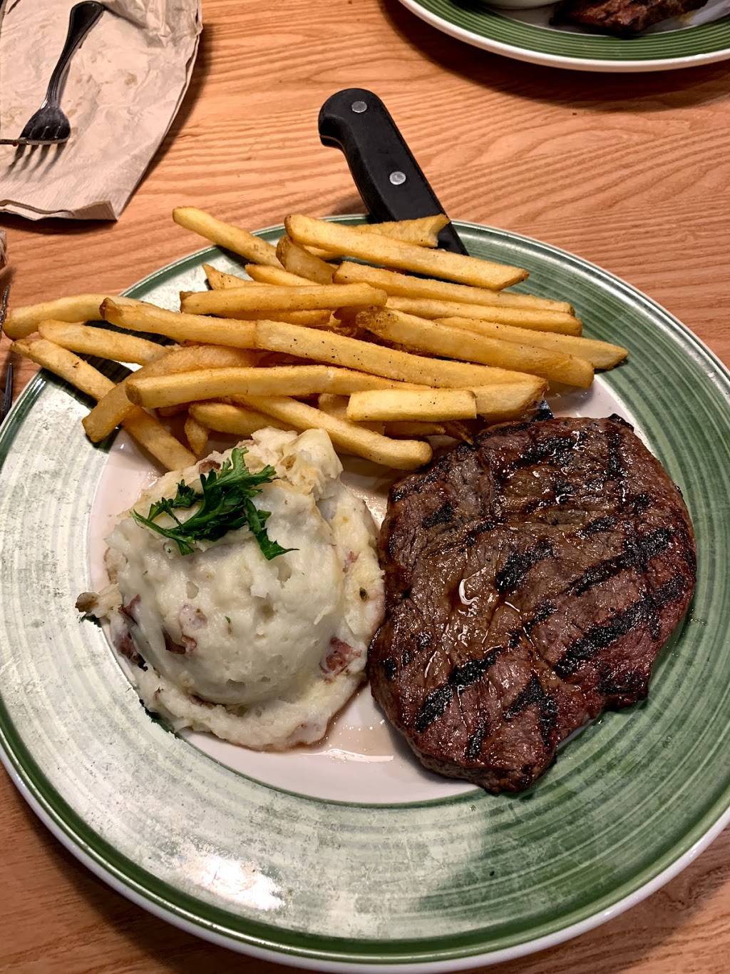 Applebees Grill + Bar | restaurant | 98 - 1005 Moanalua Rd Unit #884, Aiea, HI 96701, USA | 8082007440 OR +1 808-200-7440