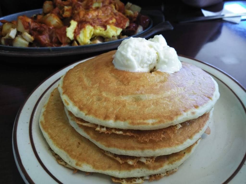 Village Inn | bakery | 7144 Gateway Blvd E, El Paso, TX 79915, USA | 9157727755 OR +1 915-772-7755