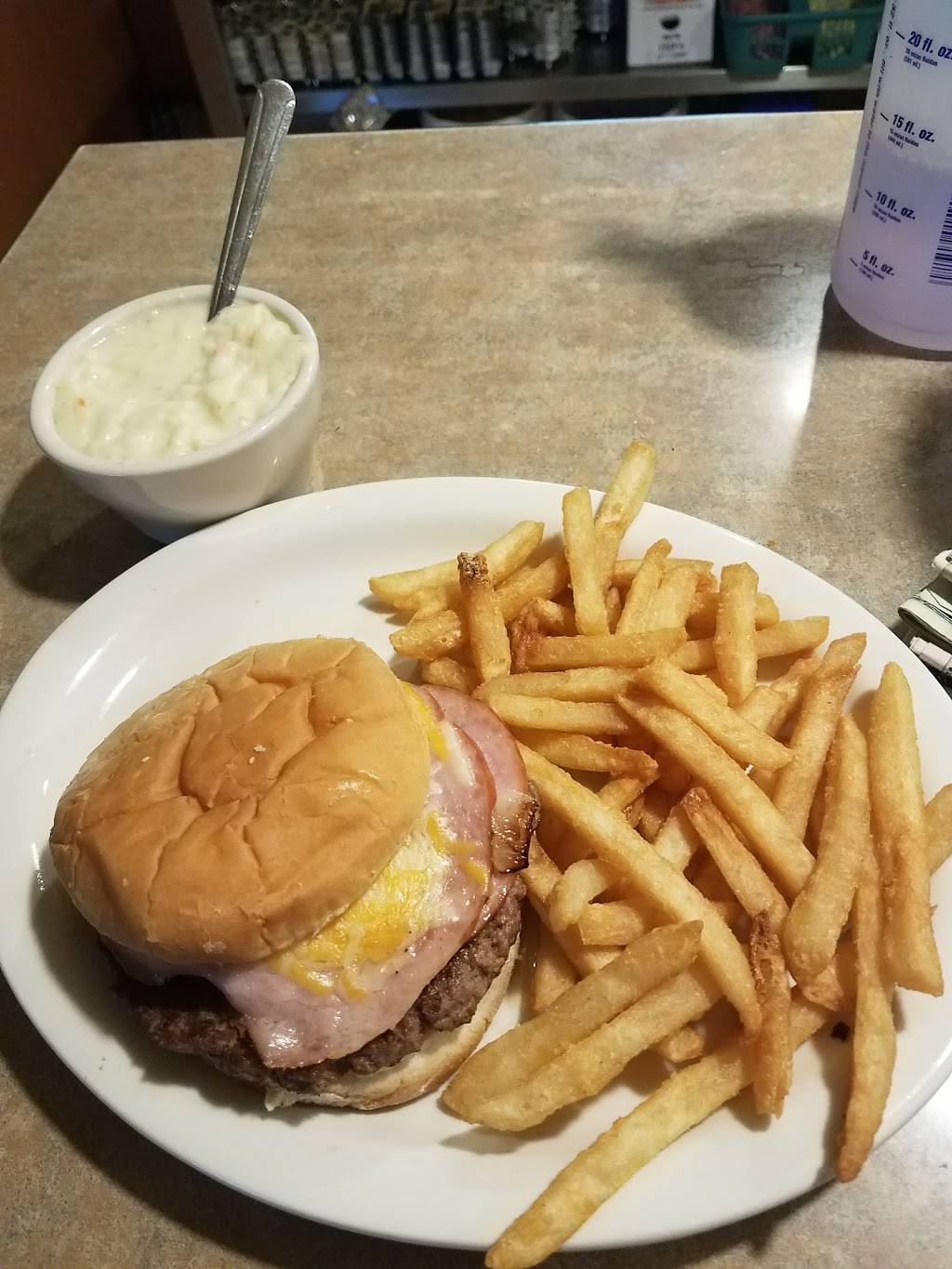 Heidelberg Family Restaurant | restaurant | 910 Penn Ave, Robesonia, PA 19551, USA | 6106935060 OR +1 610-693-5060