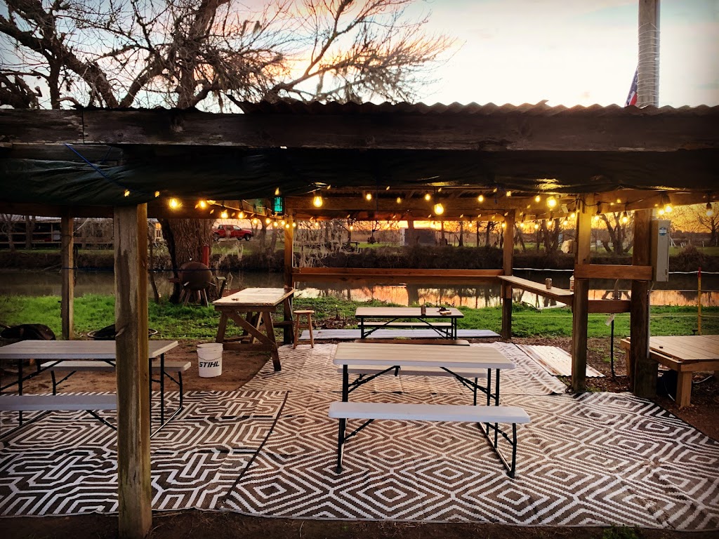 3 Key Grill | restaurant | 19 Haeber Ln, Tivoli, TX 77990, USA | 3619206333 OR +1 361-920-6333
