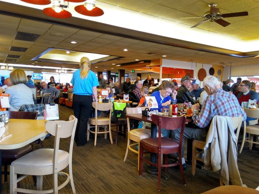 Village Inn | bakery | 3364 N College Ave, Fayetteville, AR 72703, USA | 4795211880 OR +1 479-521-1880