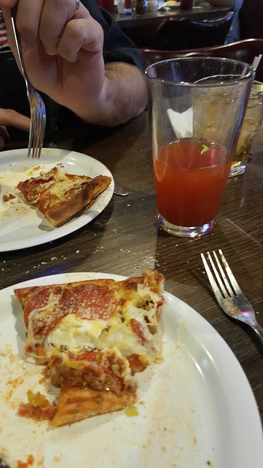 Isles Pub & Pizza | restaurant | 6232 Havelock Ave, Lincoln, NE 68507, USA | 4024641858 OR +1 402-464-1858