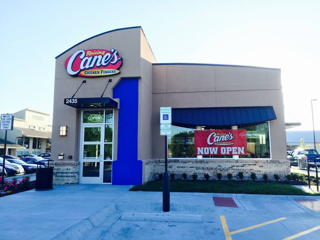 Raising Cane's Chicken Fingers - Meal takeaway | 2435 Iowa St, Lawrence