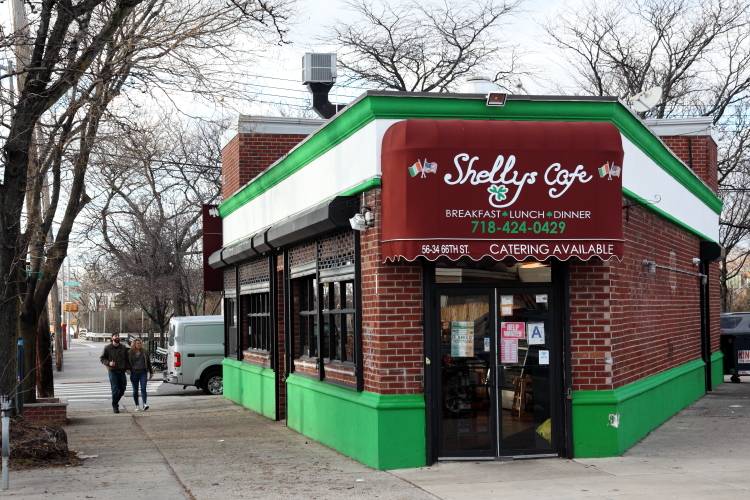 Shellys Deli and Cafe | restaurant | 5634 66th St, Maspeth, NY 11378, USA | 7184240429 OR +1 718-424-0429