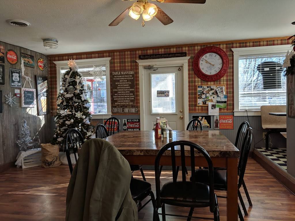 Dairy Mart | restaurant | 107 N Smith St, Jamestown, TN 38556, USA | 9318798904 OR +1 931-879-8904
