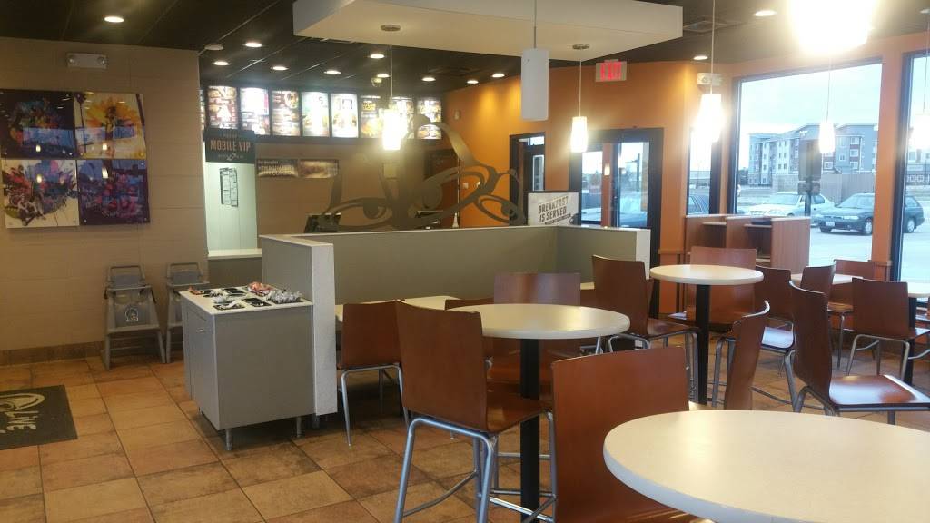 Taco Bell | meal takeaway | 1122 S Veterans Pkwy, Bloomington, IL 61704, USA | 3095560044 OR +1 309-556-0044