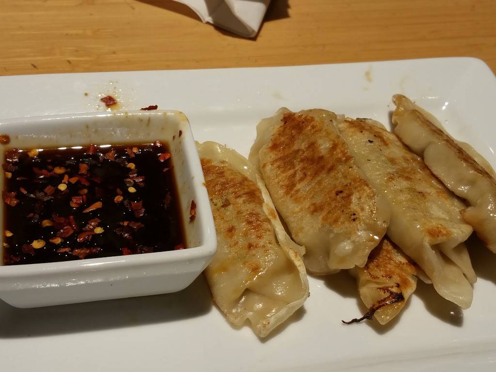 Noodles and Company | restaurant | 8 W 8th St, Lawrence, KS 66044, USA | 7858414300 OR +1 785-841-4300
