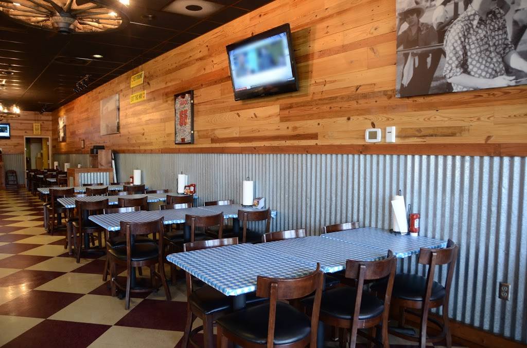 Dickeys Barbecue Pit | restaurant | 2345 Madison St, Clarksville, TN 37043, USA | 9313683030 OR +1 931-368-3030