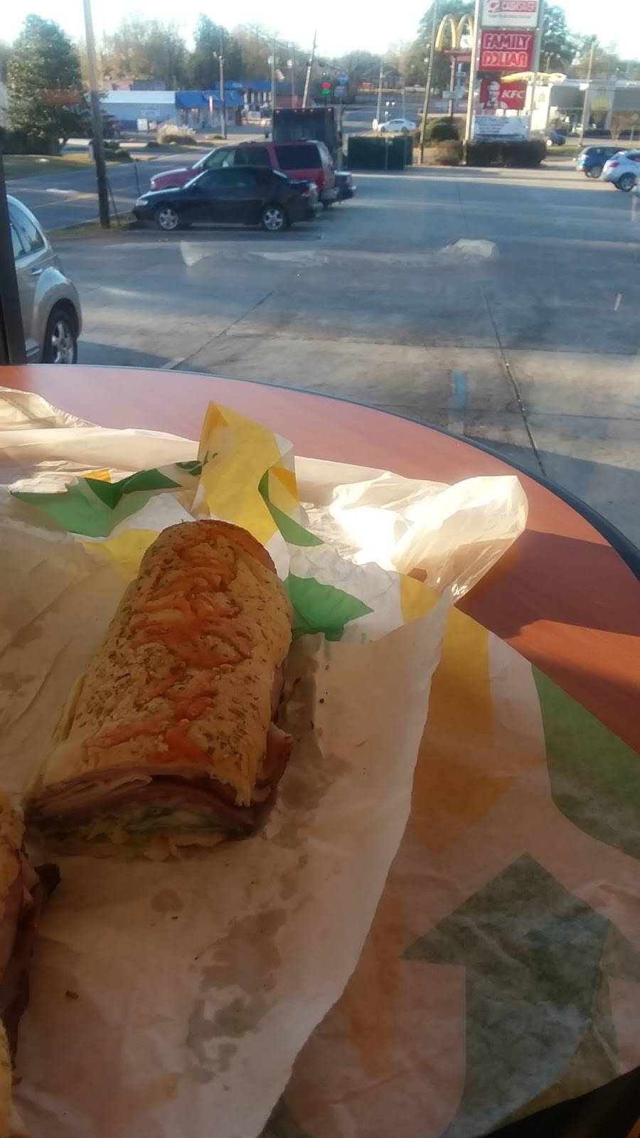 Subway | meal takeaway | 607 Hill St, Ellisville, MS 39437, USA | 6012829582 OR +1 601-282-9582