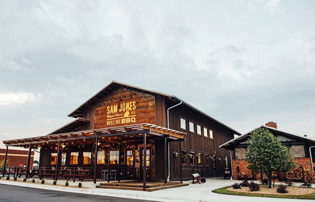 Sam Jones BBQ | restaurant | 715 W Fire Tower Rd, Winterville, NC 28590, USA | 2526896449 OR +1 252-689-6449