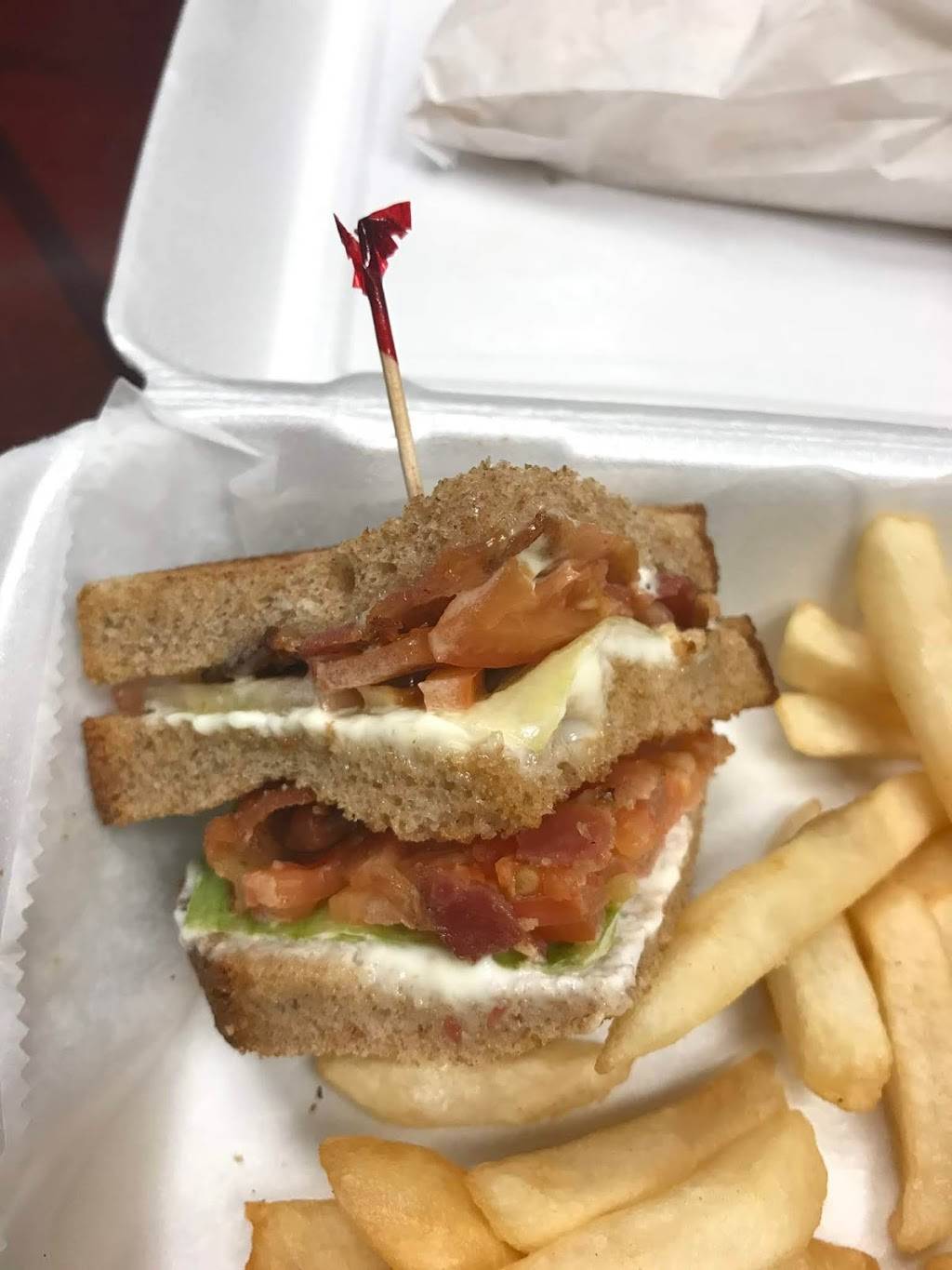 Giovannis Pizzeria & Italian Restaurant | meal delivery | 928 S Woodbourne Rd, Levittown, PA 19056, USA | 2159453354 OR +1 215-945-3354