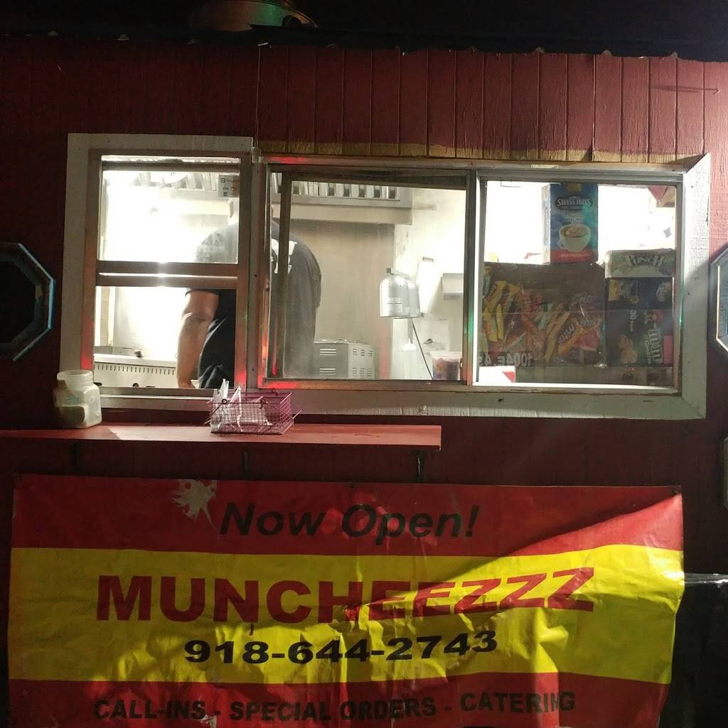 Muncheezzz | restaurant | 14516 E 96th St N, Owasso, OK 74055, USA | 9186442743 OR +1 918-644-2743