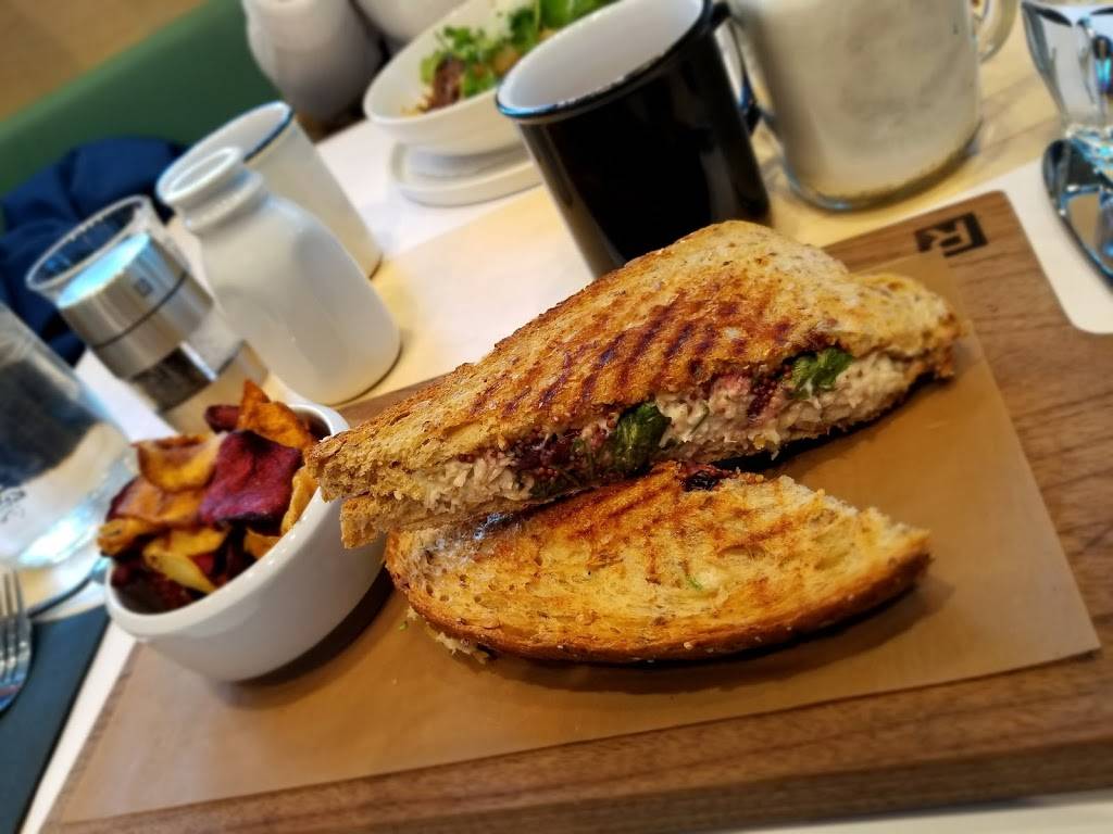 Café RICARDO Laval | restaurant | 150-B Promenade Du Centropolis, Laval, QC H7G 2Z6, Canada | 4505056160 OR +1 450-505-6160