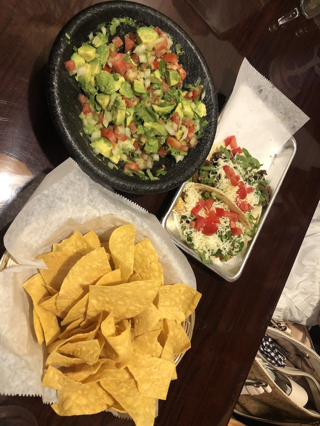 Iguanas Mexican Grill | restaurant | 2024 S Milledge Ave Suite B, Athens, GA 30605, USA | 7068505324 OR +1 706-850-5324