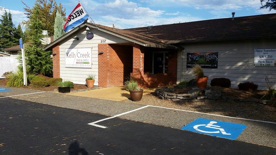 Kelly Creek Sports Bar & Grill - Restaurant | 2155 NE Division St