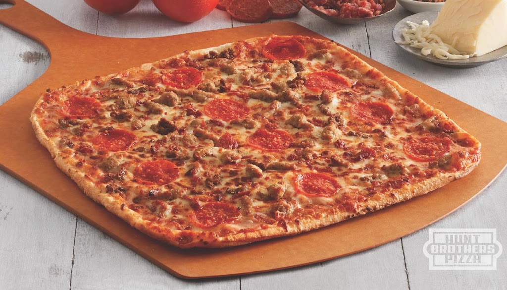 Hunt Brothers Pizza | restaurant | 2905 Wilkinson Pike, Maryville, TN 37803, USA | 8652334443 OR +1 865-233-4443