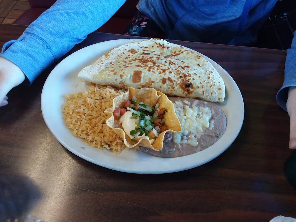 El Toro Mexican Restaurant | restaurant | 602 E Springfield Rd, Arcola, IL 61910, USA | 2172683292 OR +1 217-268-3292