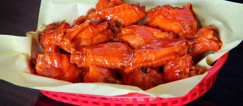 Carls Tavern | restaurant | 433 Broadway St, New Haven, IN 46774, USA | 2607499133 OR +1 260-749-9133