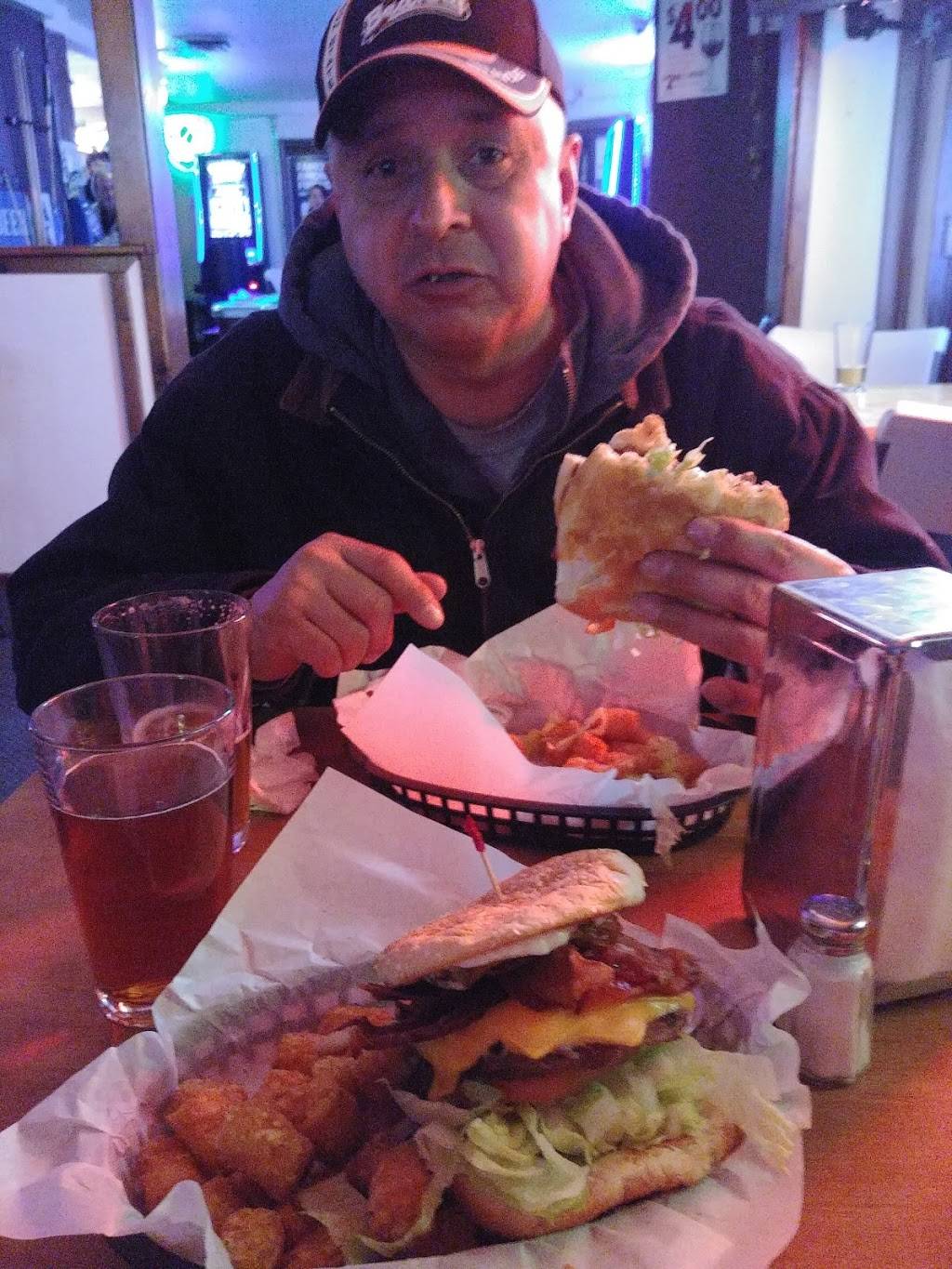 Chasers Bar & Grill | restaurant | 435 SE 2nd Ave, Albany, OR 97321, USA | 5419289634 OR +1 541-928-9634