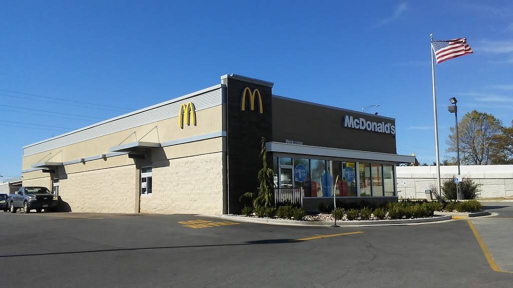 McDonald's | 3250 E Chestnut Expy, Springfield, MO 65804, USA