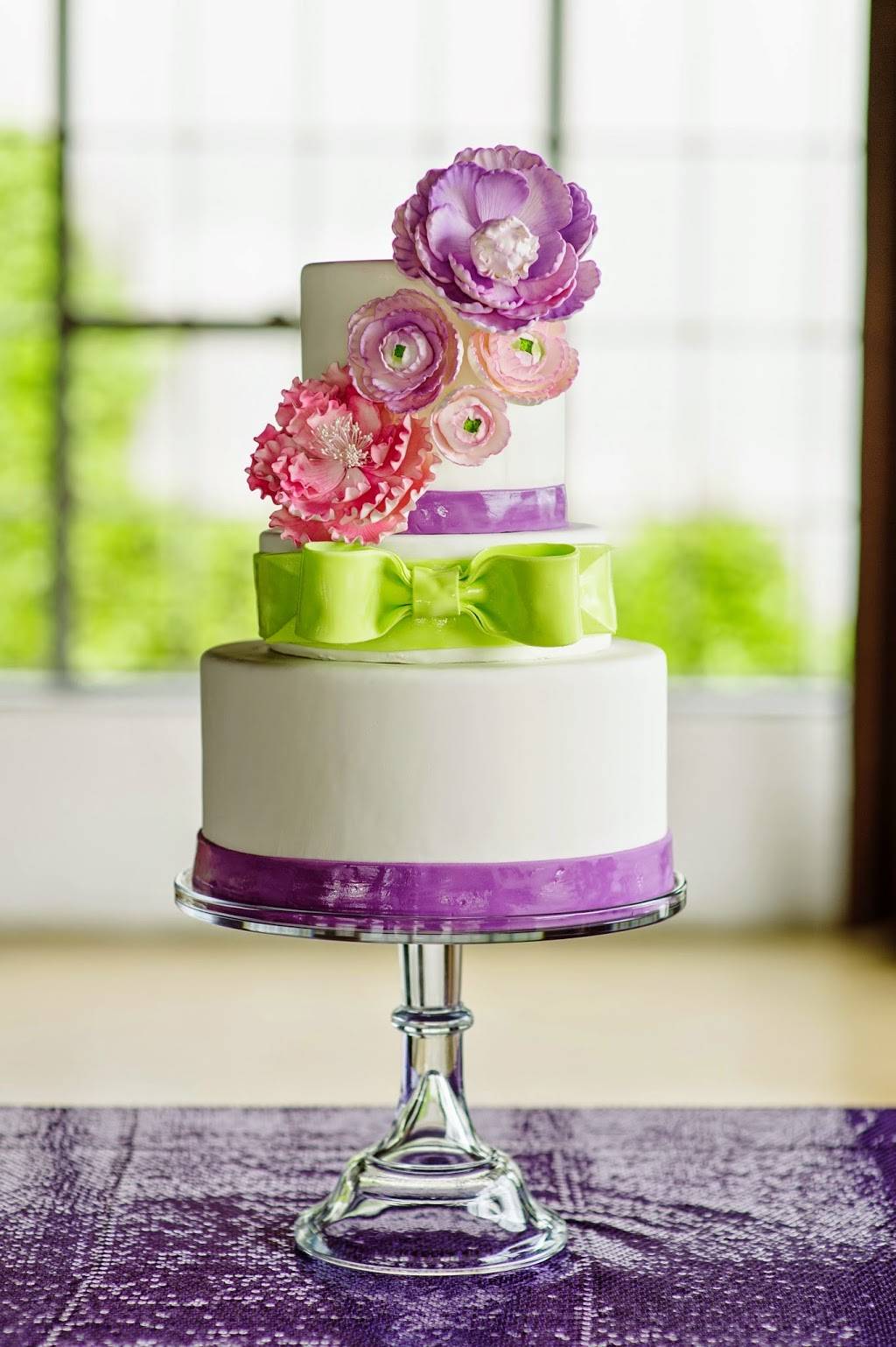 Sugar Bee Sweets Bakery | cafe | 201 N East St, Arlington, TX 76011, USA | 8179038661 OR +1 817-903-8661
