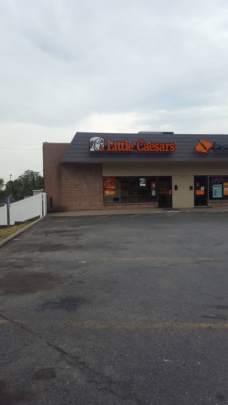 Little Caesars Pizza | meal delivery | 200 St Louis Ave, Fulton, MO 65251, USA | 5736425502 OR +1 573-642-5502