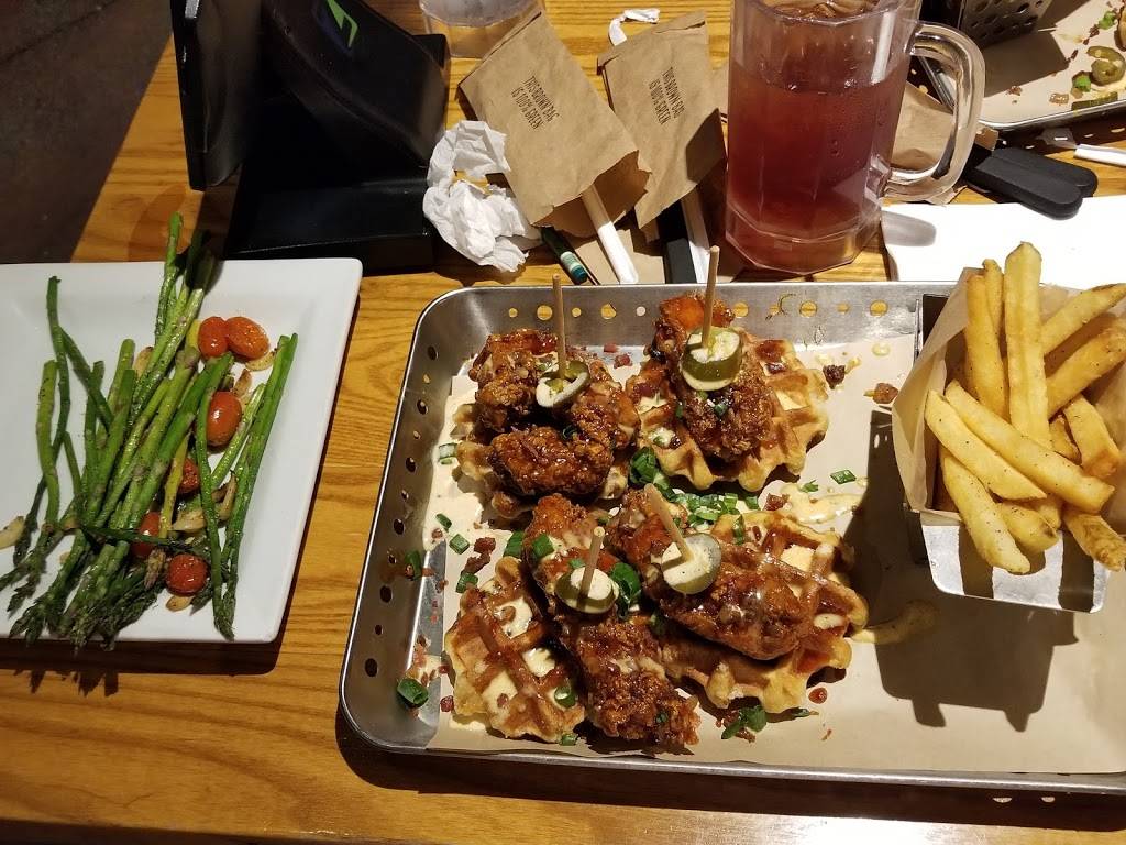 Chilis Grill & Bar | meal takeaway | 2127 Lowes Dr, Clarksville, TN 37040, USA | 9315525529 OR +1 931-552-5529