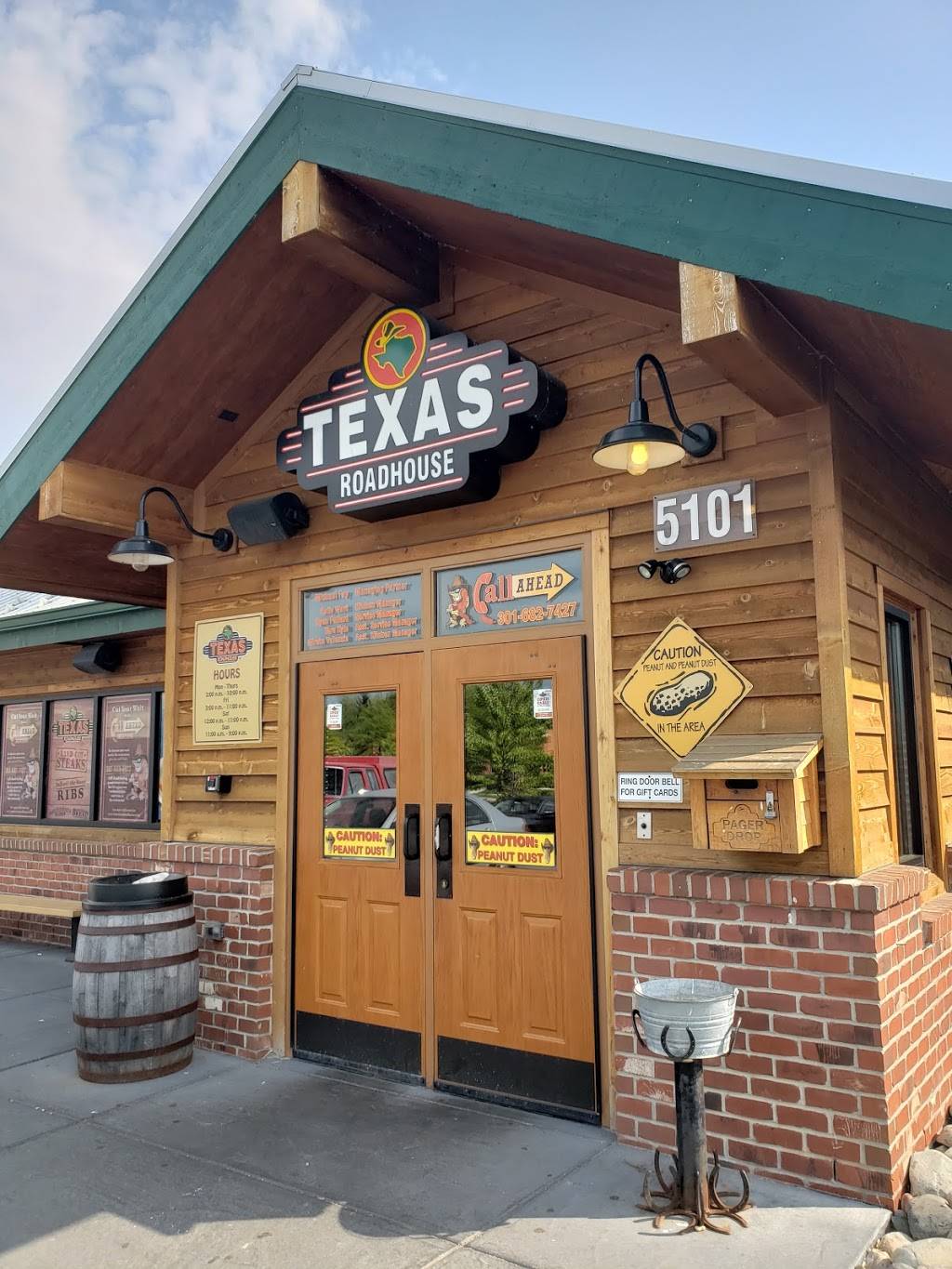 Texas Roadhouse | restaurant | 5101 Pegasus Ct, Frederick, MD 21704, USA | 3016827427 OR +1 301-682-7427